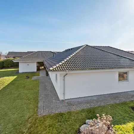 펜션 Awesome In Skarup Fyn With 4 Bedrooms