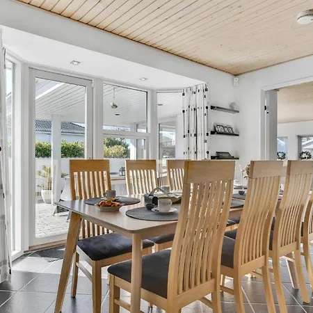 Awesome In Skarup Fyn With 4 Bedrooms 펜션 *