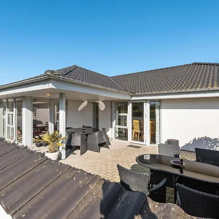 Awesome In Skarup Fyn With 4 Bedrooms 펜션 *