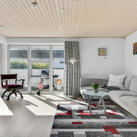 Awesome In Skarup Fyn With 4 Bedrooms 펜션 Skarupore