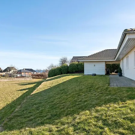 Awesome In Skarup Fyn With 4 Bedrooms 펜션 *