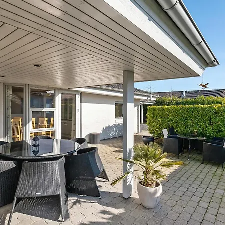 펜션 Awesome In Skarup Fyn With 4 Bedrooms Skarupore